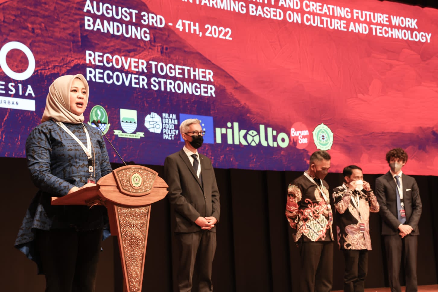 Hadir di Konferensi Internasional, Fatmawati Rusdi Sebut Longwis Solusi Ketahanan Pangan dan Ekonomi